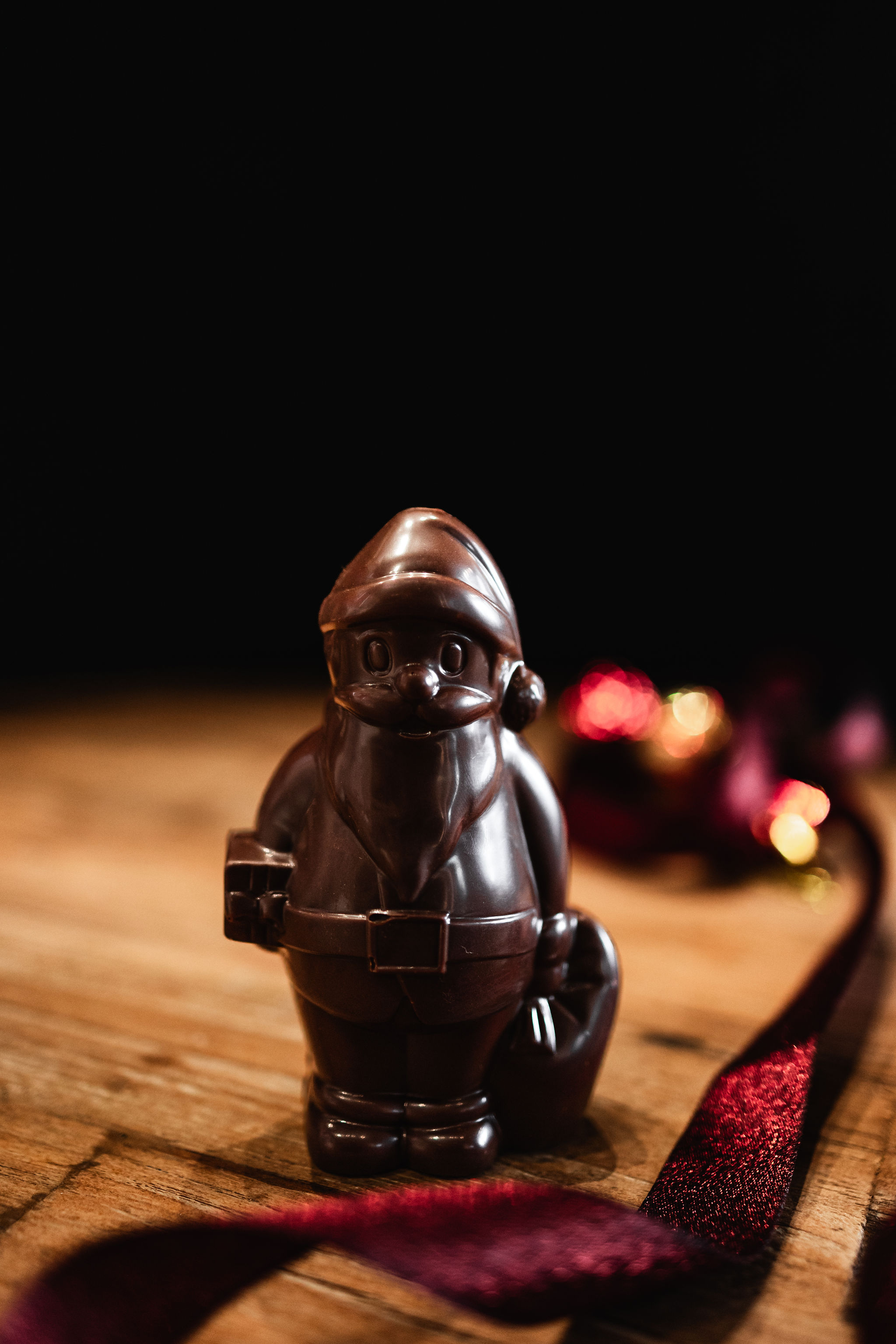 Petit père Noël en chocolat noir - Espèce de Ganache - Chocolaterie  artisanale