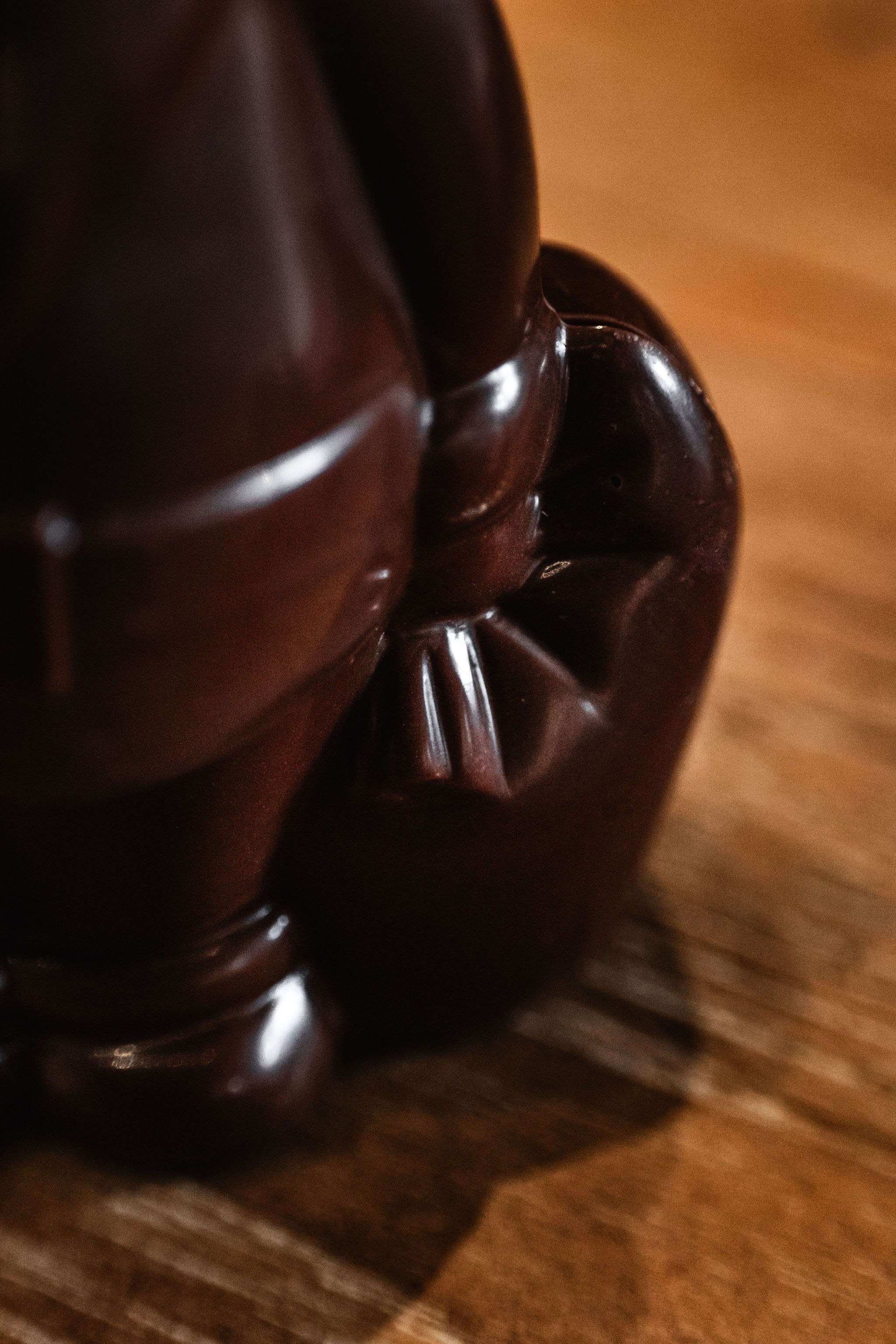 Petit père Noël en chocolat noir - Espèce de Ganache - Chocolaterie  artisanale